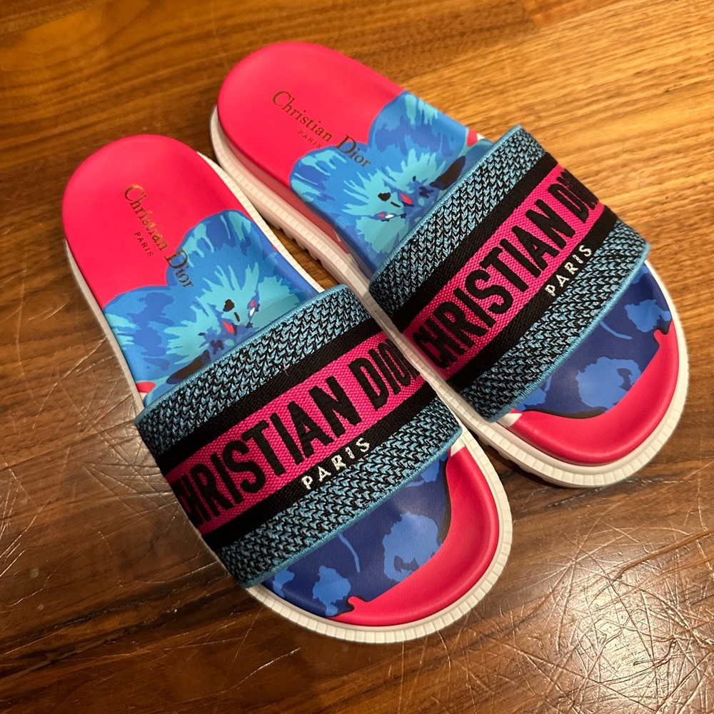 NEW Dior slides with pink and blue detail